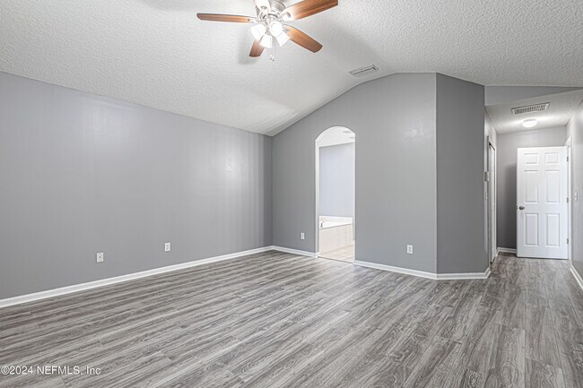 Building Photo - 2243 Trailwood Dr
