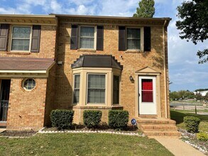 Building Photo - FOR SALE $289,900