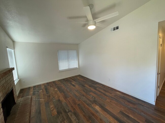 Building Photo - COMPLETELY REMODEL 3 BEDROOM, 2 BATHROOM, ...