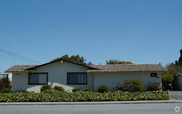 Building Photo - Marina Vista Triplexes