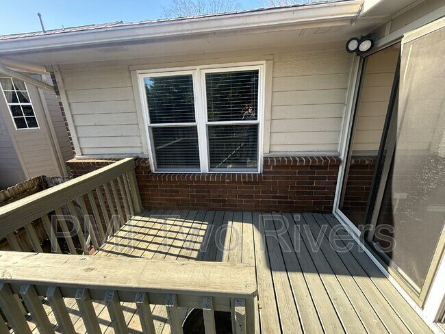 Building Photo - 2820 Chapelwood Dr