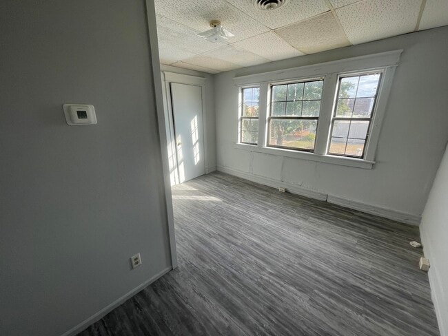 Building Photo - 425-3D Vermilion-N