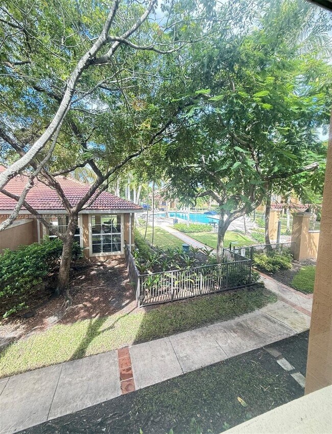 Building Photo - 7940 N Nob Hill Rd