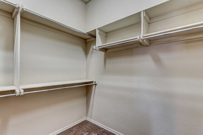 Building Photo - AVAILABLE 3-15-2020  FOR OCCUPANCY IN YUKON, MUSTANG SCHOOLS!