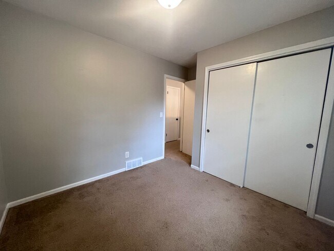 Building Photo - 3003 Winesap Dr NE
