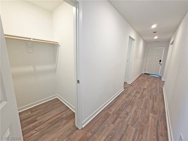 Building Photo - 660 Huyana Wind Dr