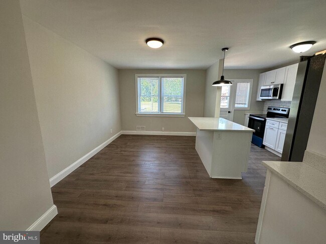 Building Photo - 1844 Trenleigh Rd