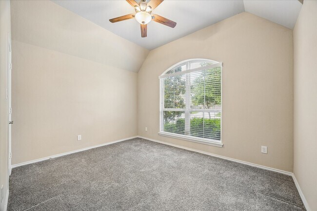 Building Photo - 2919 Rivermist Ln