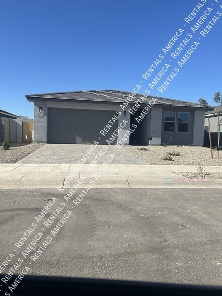 Building Photo - 5612 W Buist Ave