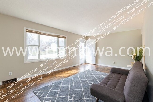 Building Photo - 1402 Linden Dr