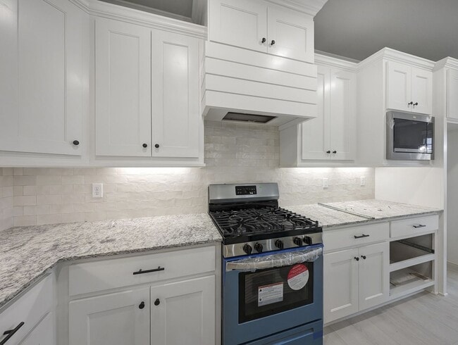 Building Photo - 257 Vicks Cir