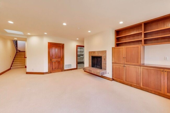 Building Photo - 28 Meadow Rd