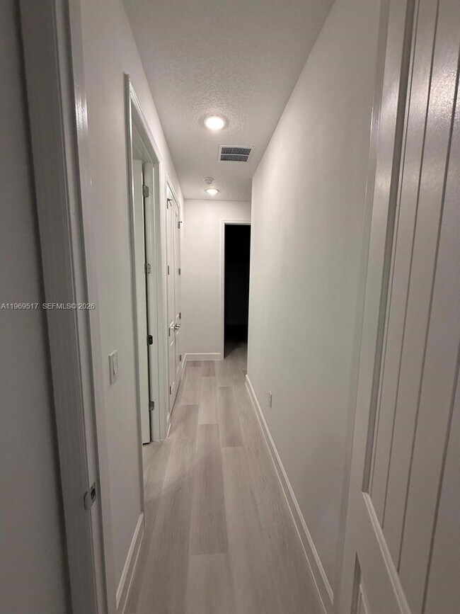 Building Photo - 1255 Wadsworth St SE