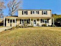 Building Photo - A Birchwood Gardens Pool Home Available 02...