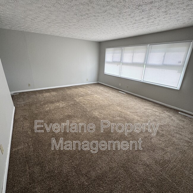 Building Photo - 4030 N Catherwood Ave