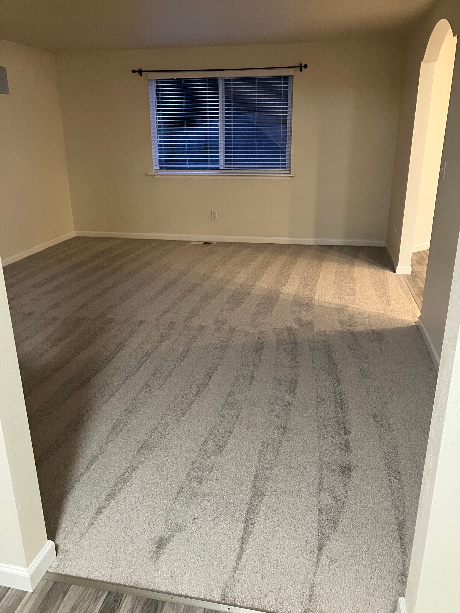 Building Photo - 407 N 5th Ave SW