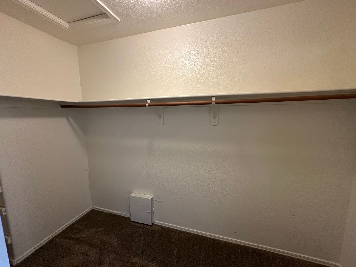 Building Photo - 9011 E Weyburn Dr