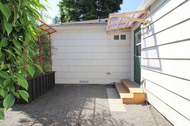 Building Photo - Meticulously Remodeled Milwaukie Bungalow on Large Lot with Gardens & Garage