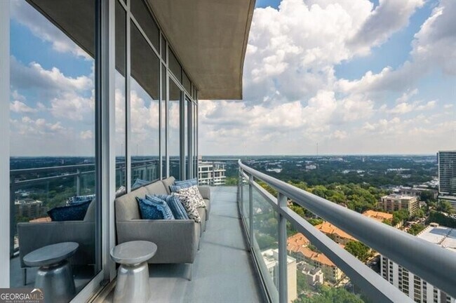 Building Photo - 1065 Peachtree St NE