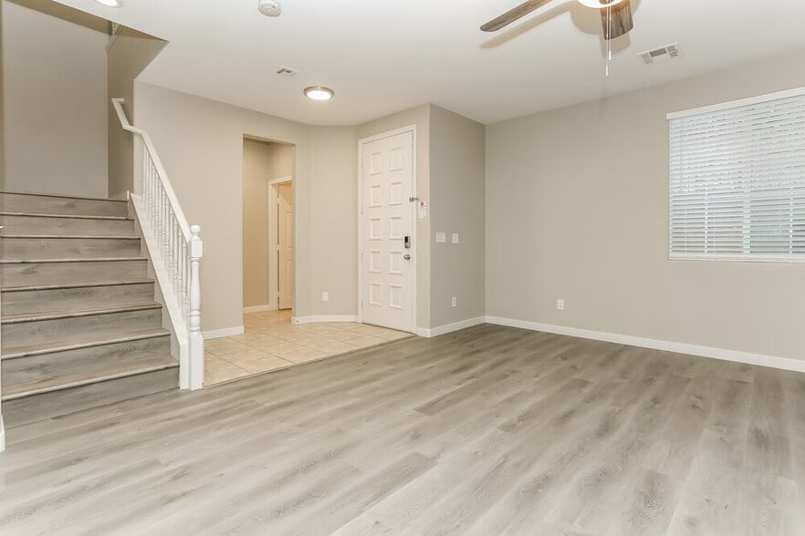 Building Photo - 9937 Fountain Walk Ave