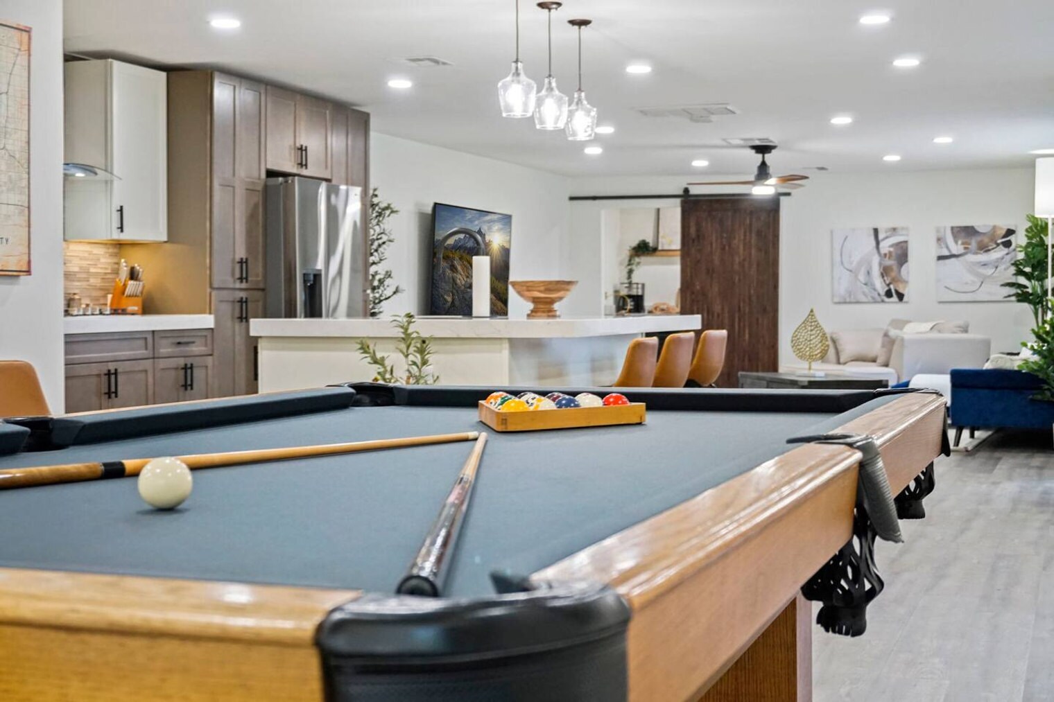 Building Photo - 2809 Pembroke Terrace