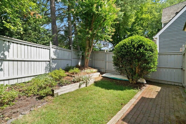 Building Photo - "Luxurious 3-Bed Retreat with Finished Bas...