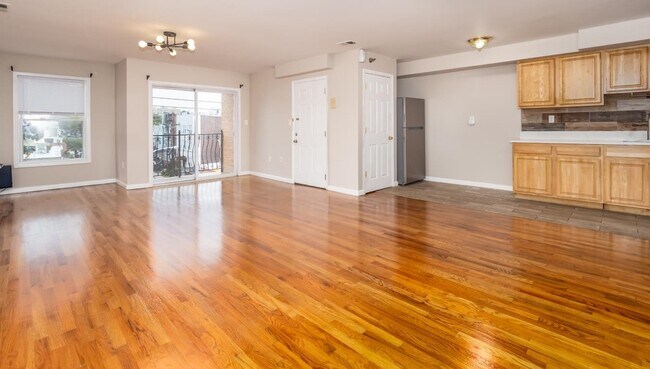 Building Photo - 355 West Side Ave