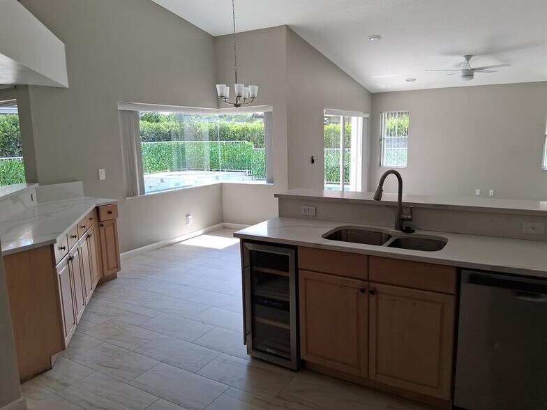 Building Photo - 4863 Chardonnay Dr