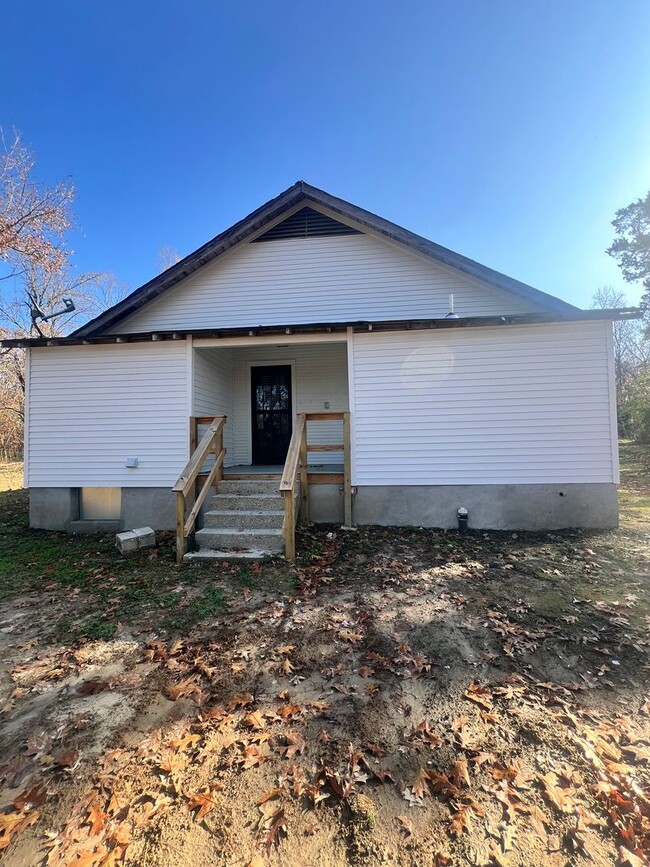 Building Photo - 4 Bdrm 2 Bath  in the country in Millington