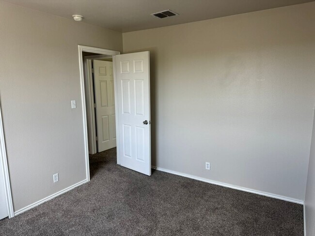 Building Photo - Prime Location Near Randolph AFB | 4 Bedroom Corner Lot Home