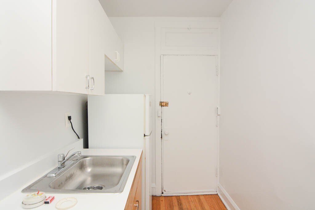 Building Photo - 3310 W Schubert Ave