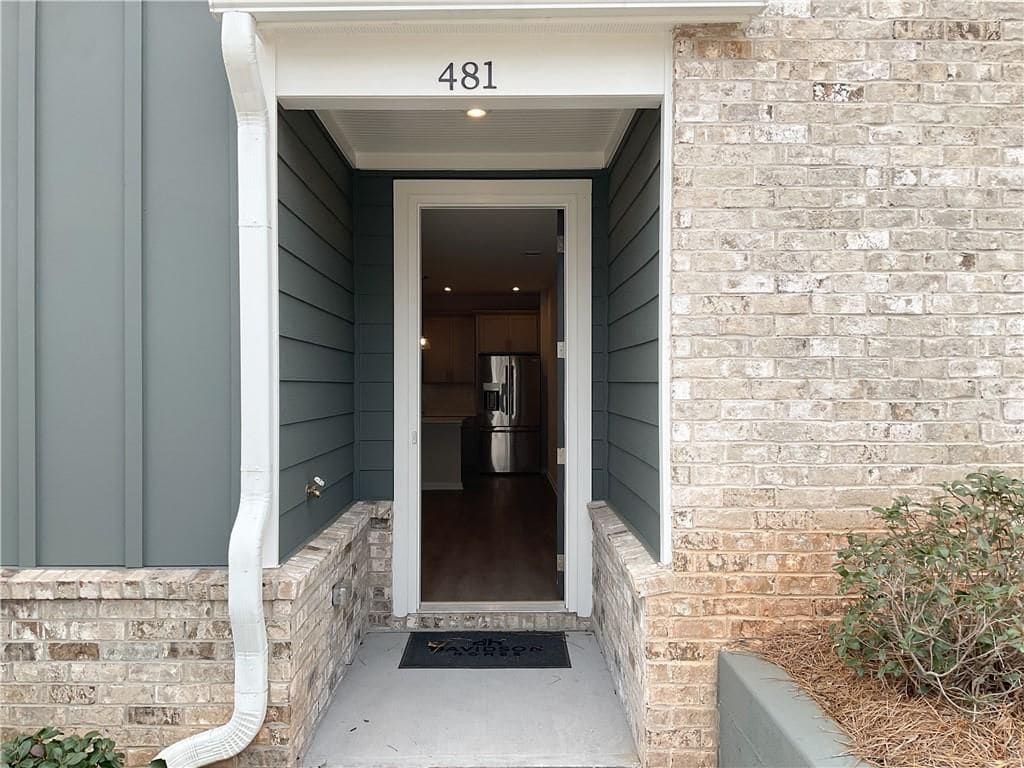 Building Photo - 481 Crown Dr