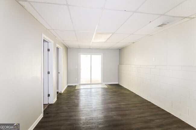 Building Photo - 4809 Shallow Farm Dr NE