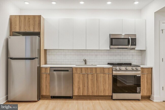 Primary Photo - 3952 Lancaster Ave