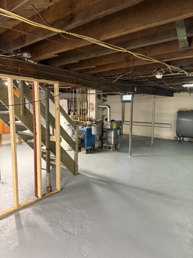 Building Photo - 36 Riverview Rd