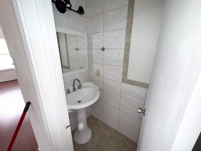 Building Photo - 11701 Hidden Quail Dr