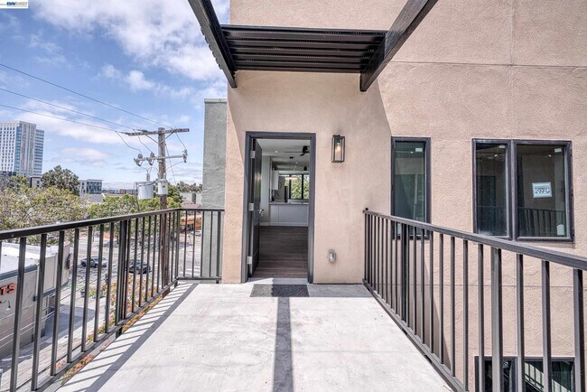 Building Photo - 4202 Telegraph Ave