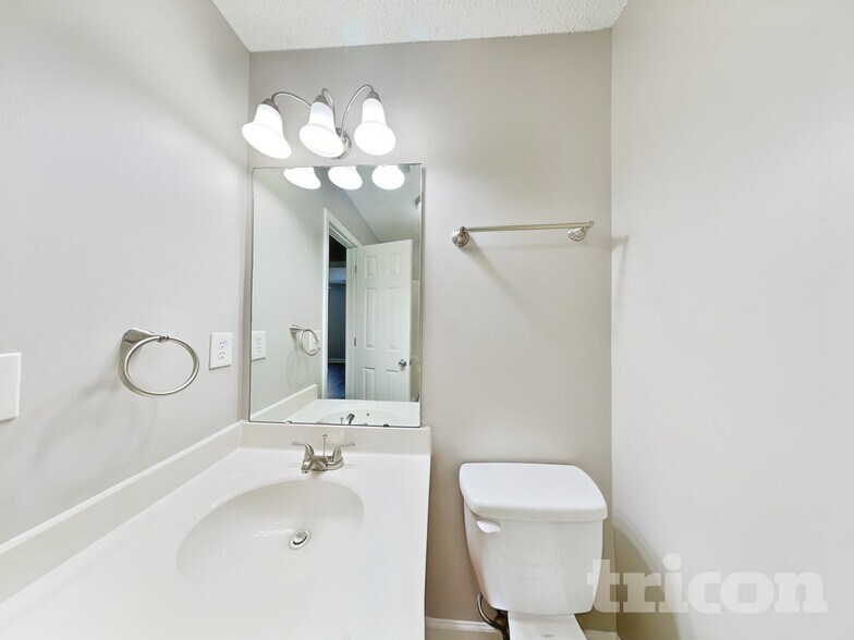 Building Photo - 1027 Alston Hill Dr