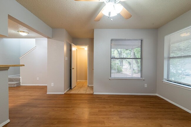 Building Photo - 2906 Jadewood Ct