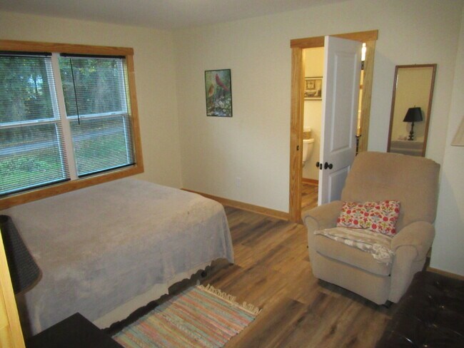 Building Photo - Fully Furnished Short-Term Rental in Dalla...