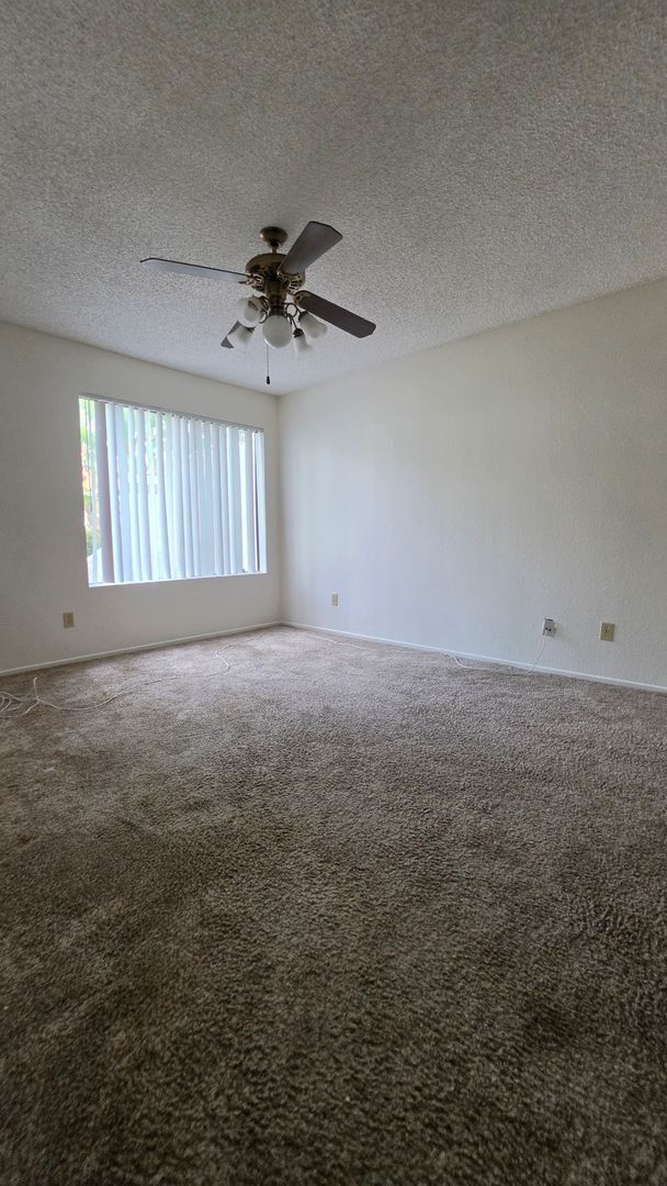 Building Photo - 9479 Fairgrove Ln