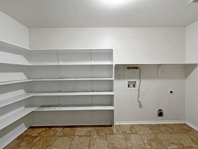Building Photo - 2107 Outpost Dr