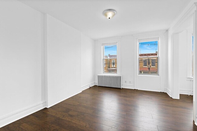 Building Photo - 117 57th St