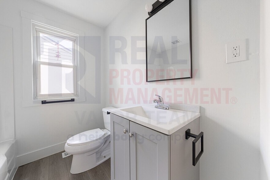 Building Photo - 1401 Missouri Ave