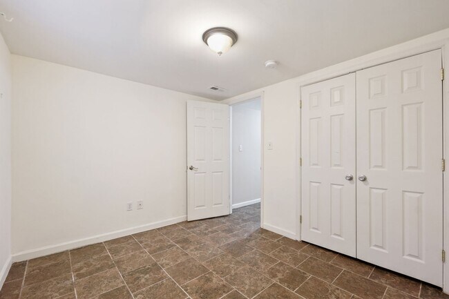 Building Photo - A GEM IN RIVERDALE HEIGHTS!