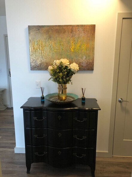 Building Photo - 180 Telford St