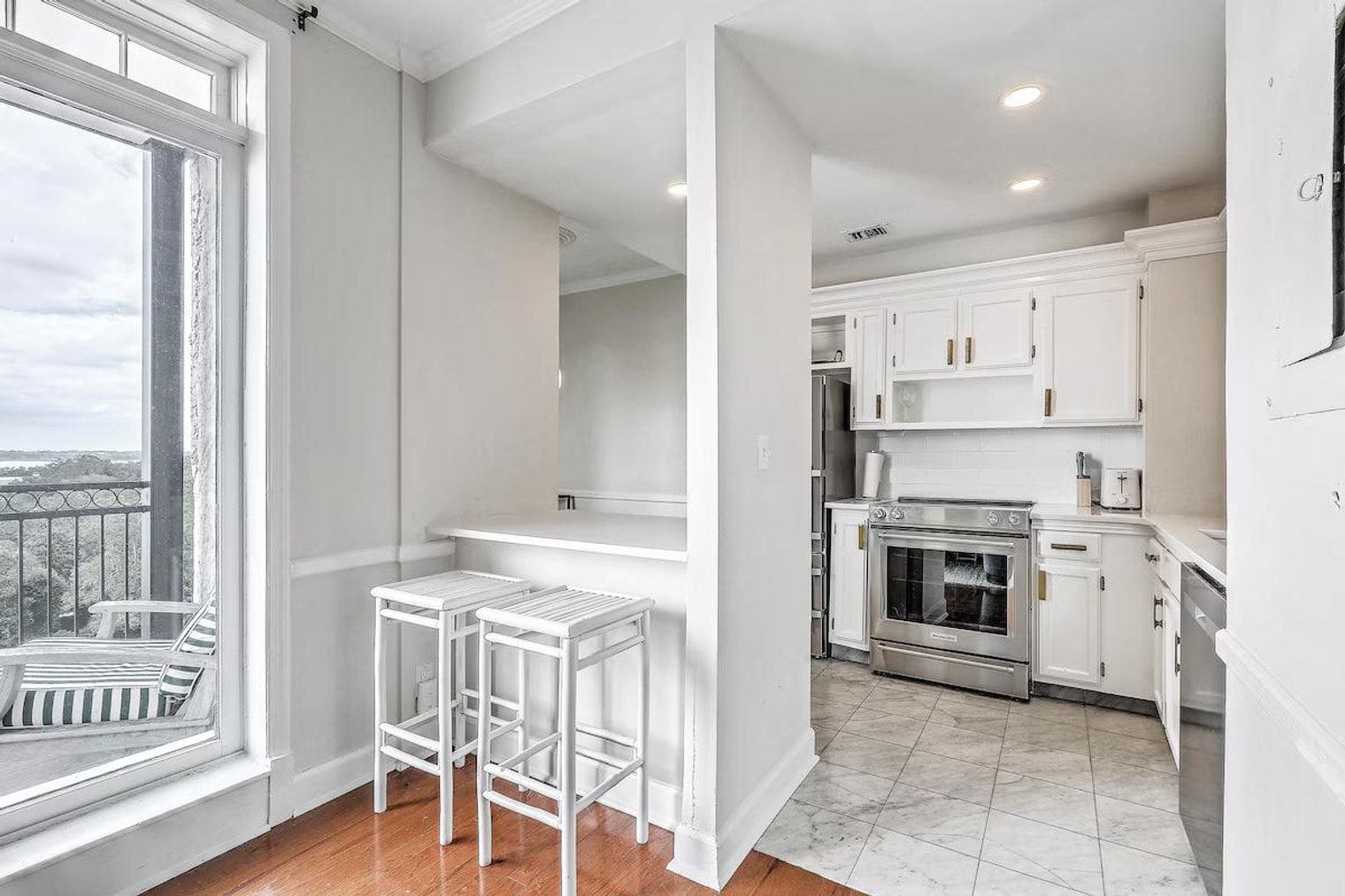 Building Photo - 14 Murray Blvd