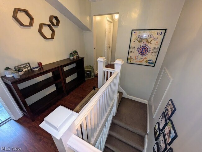 Building Photo - 1902 Harding Dr