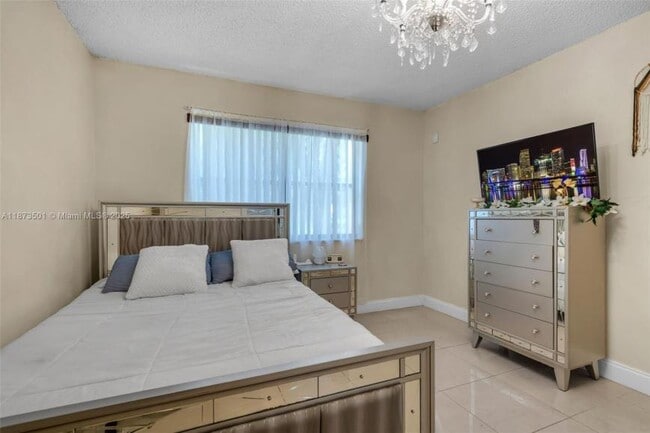 Building Photo - 2 bedroom in North Miami Beach FL 33179