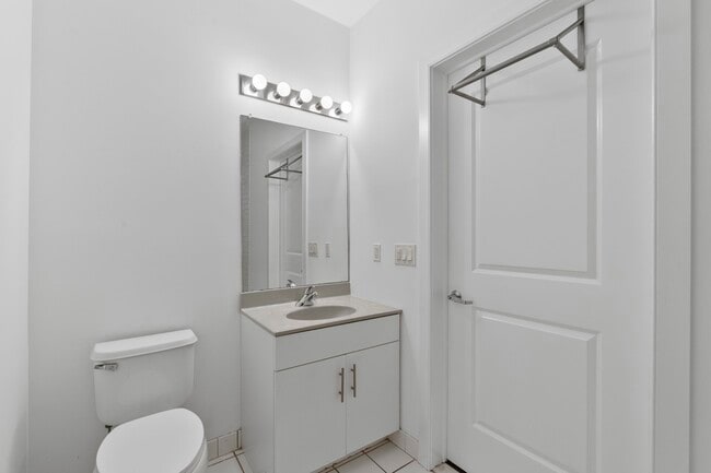 Building Photo - 172 Culver Ave